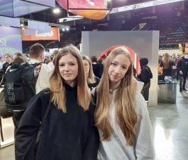 Mokinės Švyturio arenoje