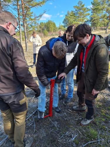 2025-04-14-Puseliu-sodinimo-akcija-08